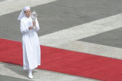La religiosa francesa, Marie Simon-Pierre, en la beatificación del Papa Juan Pablo II en 2011.