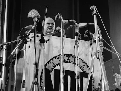Friedrich 'Fritz' Thielen, líder del Partido Nacionaldemócrata de Alemania, en 1966.  