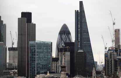 La primera ciudad europea de este top 10 es la capital del Reino Unido, Londres, donde el valor medio de un piso es de 572.000 euros, un 1,1% más que el año anterior.