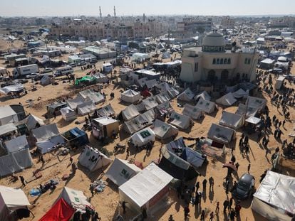 Un campamento de palestinos desplazados en Rafah, en el sur de la franja de Gaza, el miércoles.