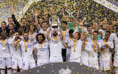 Los jugadores del Real Madrid celebran su victoria ante el Athletic en la final de la Supercopa de España. rfef