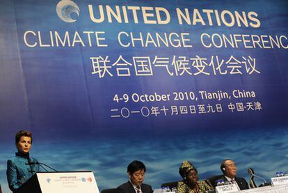 Christiana Figueres, durante la reunión preparatoria de la cumbre del cambio climático celebrada en Tianjin.