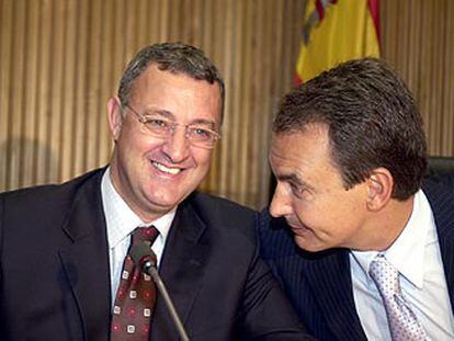 Jesús Caldera y José Luis Rodríguez Zapatero, durante la reunión del Grupo Parlamentario Socialista.