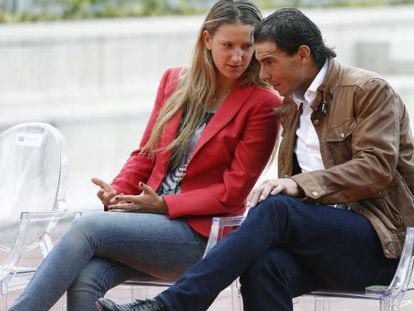 Rafael Nadal, con Azarenka en la presentaci&oacute;n del Mutua Madrid Open.