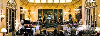 Zaguán del hotel Ritz de Madrid, que en 2015 fue adquirido por 130 millones de euros.