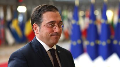 El ministro de Exteriores español, José Manuel Albares, en el Consejo Europeo, este lunes.