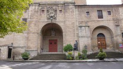 Fachada del hotel Convento Miranda, hospedería del siglo XVI en Miranda de Ebro (Burgos).