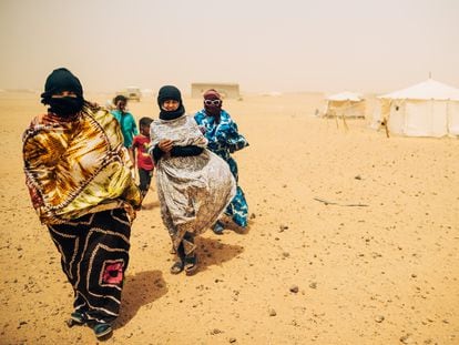 Refugiados saharauis en uno de los campos de Tinduf (Argelia), en una imagen de mayo pasado.