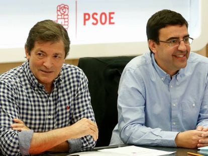 Javier Fern&aacute;ndez, presidente de la gestora del PSOE, este lunes en Ferraz. 