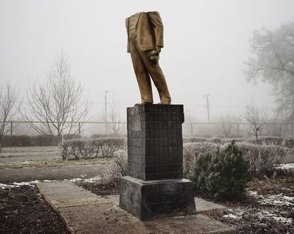 Estatua decapitada de Lenin en la ciudad de Kotovsk (llamada Podilsk desde 2016) en Ucrania. 