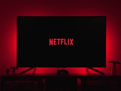 El logotipo de Netflix en una televisión.