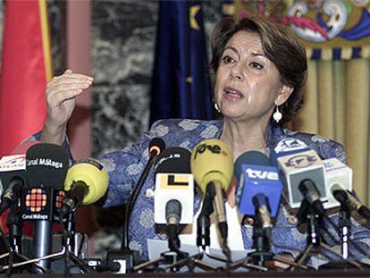 Magdalena Álvarez, ayer, durante la conferencia de prensa en Málaga.