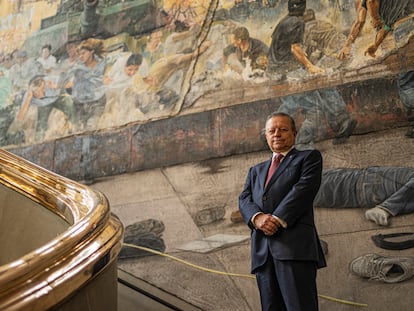 El presidente de la Suprema Corte de Justicia de la Nación, Arturo Zaldívar posa para una fotografía en las instalaciones de la SCJN en el centro de Ciudad de México.