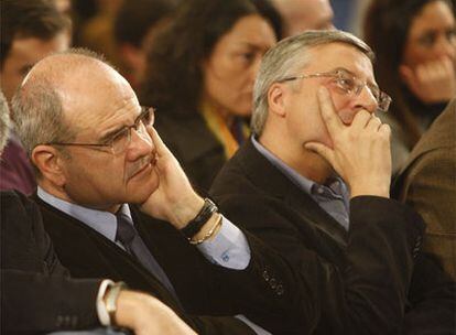 El presidente de la Junta de Andalucía, Manuel Chaves, y el vicesecretario general del PSOE, José Blanco, el pasado enero.