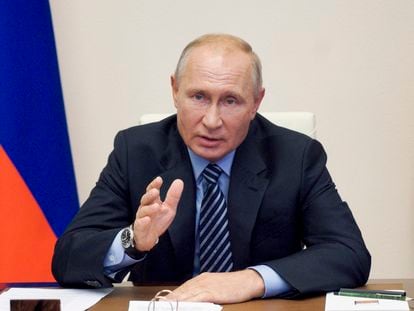 Putin durante una videoconferencia con su equipo en su residencia de Novo-Ogaryovo.