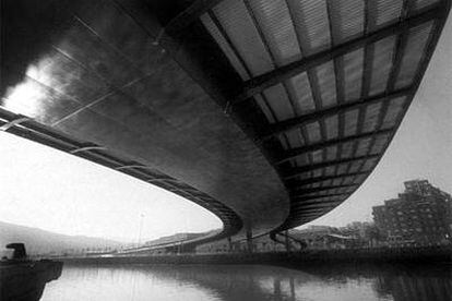 El puente de Euskalduna en Bilbao (1996), obra del ingeniero navarro Javier Manterola.