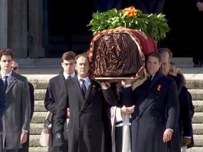 La democracia separa al verdugo de sus víctimas 44 años después. La familia del dictador ha provocado varios momentos de tensión en la basílica