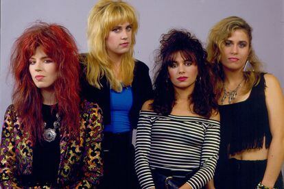 Las cuatro integrantes originales del grupo posan en 1986.