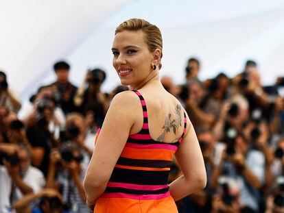 The 76th Cannes Film Festival - Photocall for the film "Asteroid City" in competition - Cannes, France, May 24, 2023. Cast member Scarlett Johansson poses. REUTERS/Eric Gaillard
