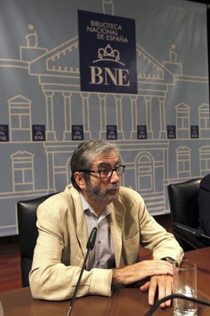 Antonio Muñoz Molina durante la presentación de su archivo personal en la Biblioteca Nacional.