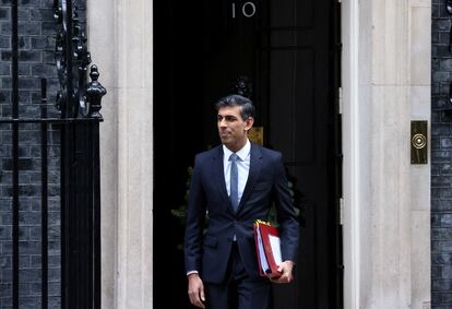 El primer ministro británico Rishi Sunak en la puerta de Downing Street, en Londres, el 14 de diciembre de 2022.