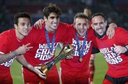 Thiago, Javi Martínez, Rafinha y Ribery, con el trofeo
