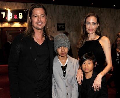 Brad Pitt y Angelina Jolie asisten al estreno mundial de 'World War Z' junto a dos de sus hijos, Maddox Jolie-Pitt y Pax Jolie-Pitt, en el Empire Cinema Leicester Square, en Londres (Inglaterra), el 2 de junio de 2013.