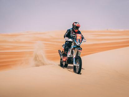 Joan Pedrero durante la décima etapa del Rally Dakar, este miércoles.