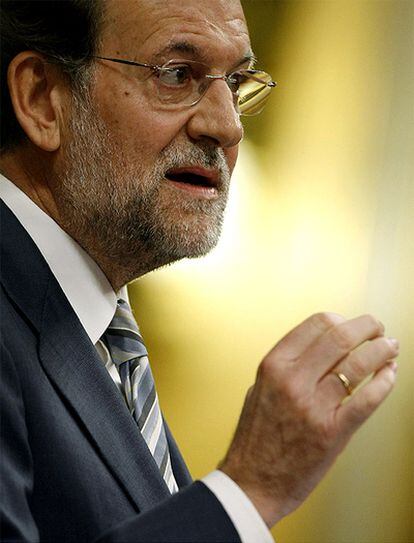 El líder del PP, Mariano Rajoy, durante su intervención tras el anuncio de las propuestas de ajuste del Gobierno.