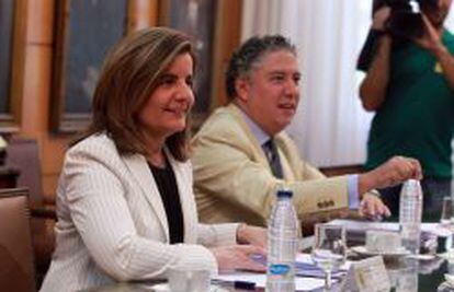 La ministra de Empleo, F&aacute;tima B&aacute;&ntilde;ez, junto al secretario de Estado de Seguridad Social, Tom&aacute;s Burgos.