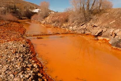 Contaminación provocada por una mina de carbón en Belt Creek (Montana, EE UU).