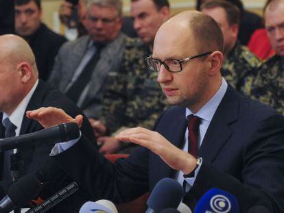 Yatseniuk, primer ministro ucranio, este viernes en Donetsk.