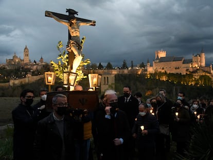 Vía crucis celebrado el pasado miércoles en Segovia con una imagen de Cristo del siglo XVII.