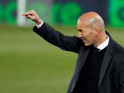 Zidane, durante el Real Madrid-Osasuna.