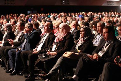 Asistentes escuchan las intervenciones de la Cumbre Africities en Marrakech