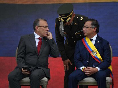 El presidente del Senado, Roy Barreras, junto al presidente de la República, Gustavo Petro.