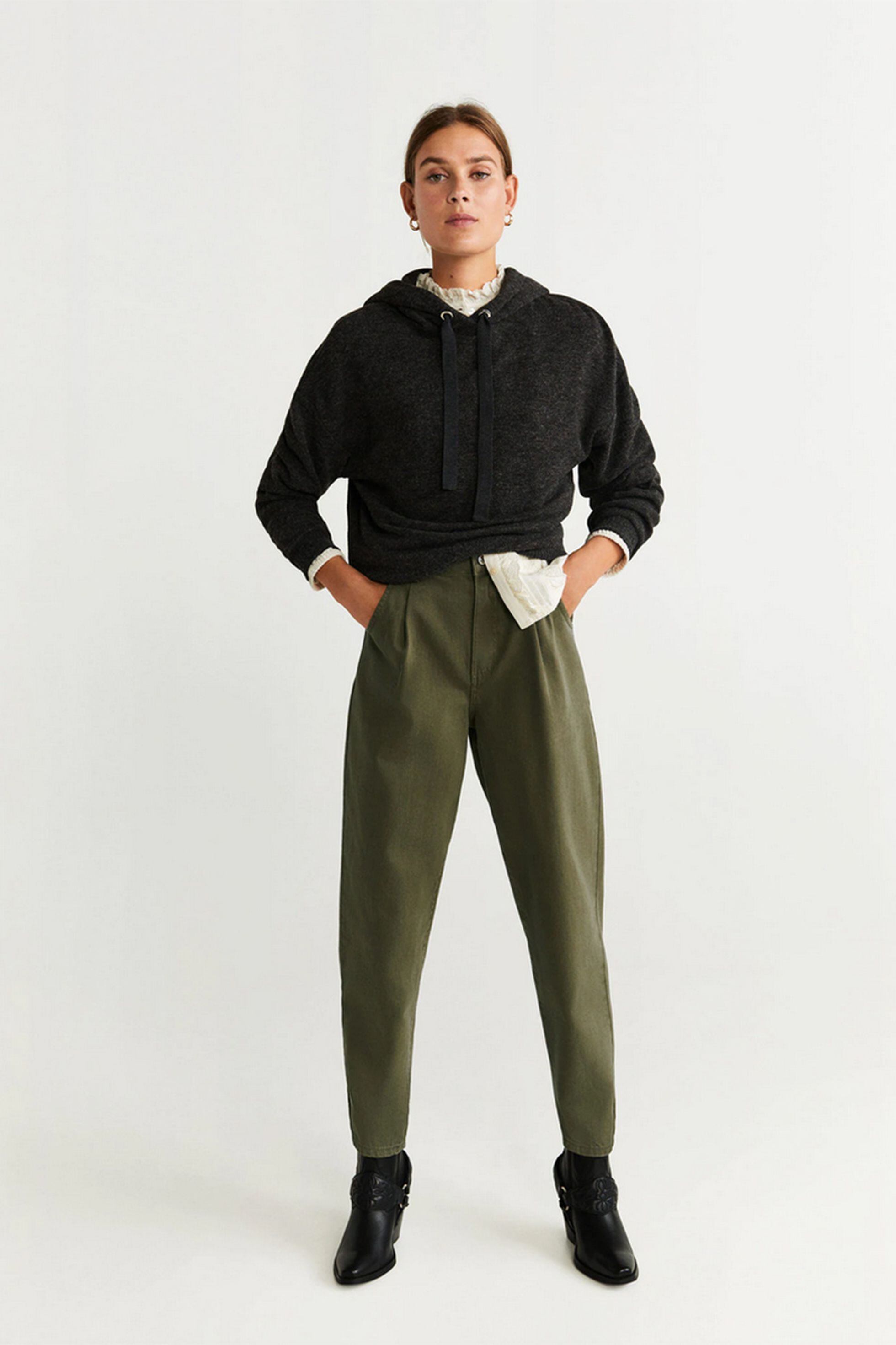 Así se lleva el nuevo pantalón bombacho: alto, ancho y de corte 'slouchy