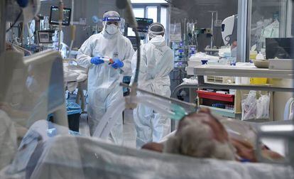 Covid-19 in Italy: intensive care unit of Martini hospital in Turin