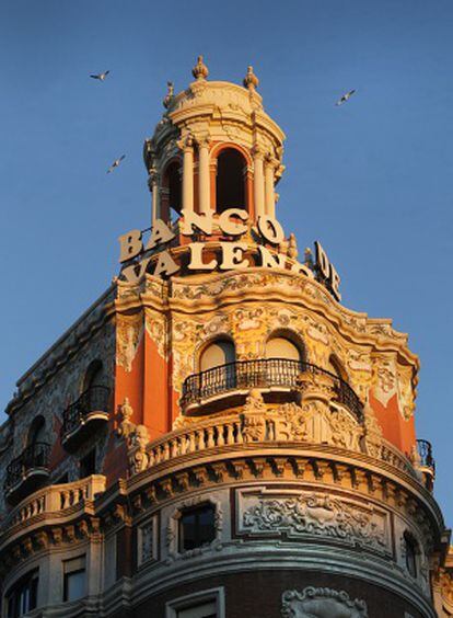 Fachada del edificio central del Banco de Valencia, en Valencia.