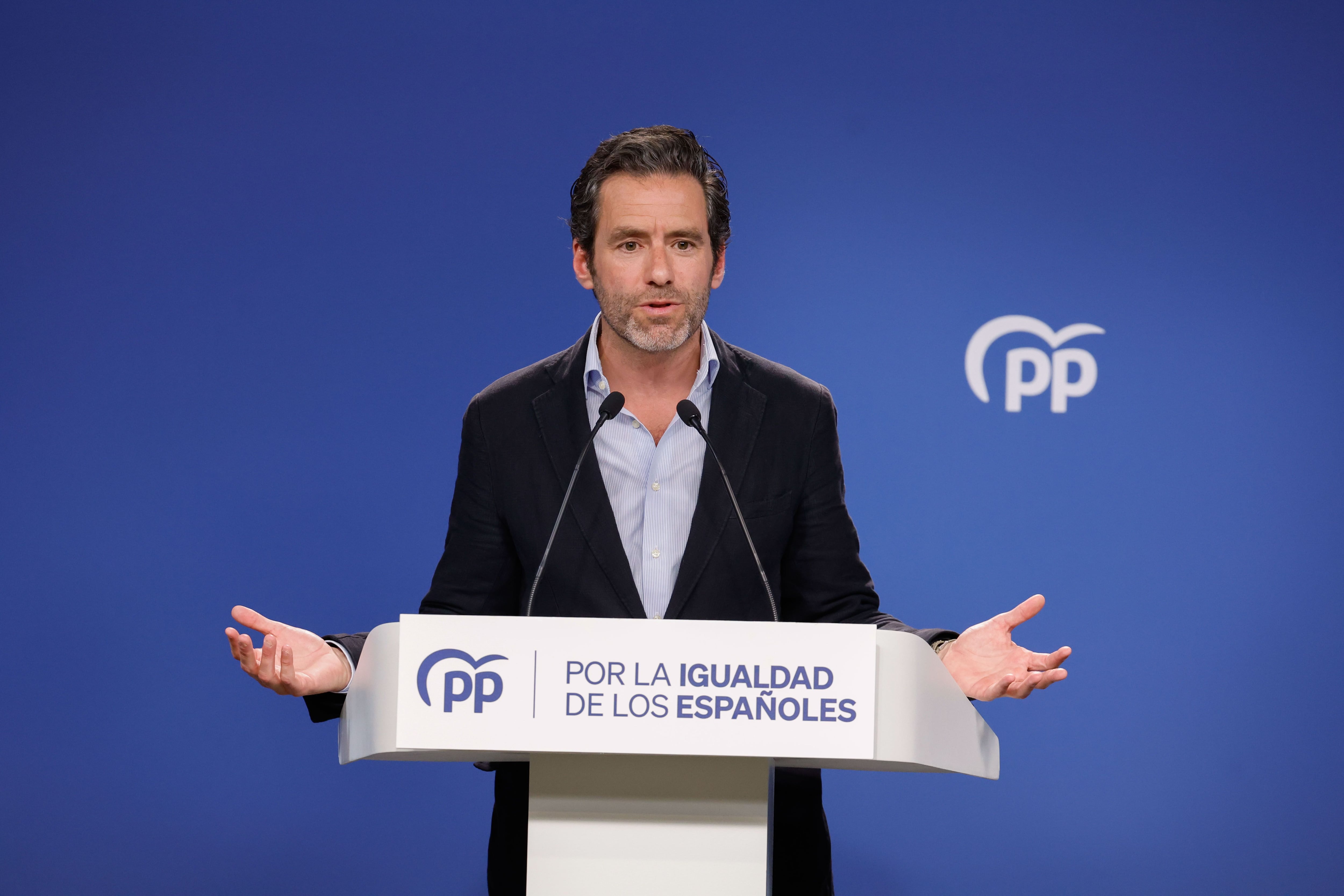 El portavoz del PP,l Borja Sémper durante la rueda de prensa ofrecida este martes en la sede de la calle Génova, en Madrid. EFE/Javier Lizón