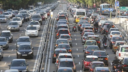 Atasco en los accesos al Paseo de la Castellana, Madrid, con todos los carriles saturados, el pasado 26 de septiembre.
