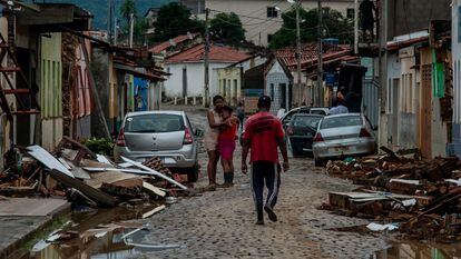 Casas destruidas tras una serie de intensas lluvias en la ciudad brasileña de Bahía, en una imagen de archivo.