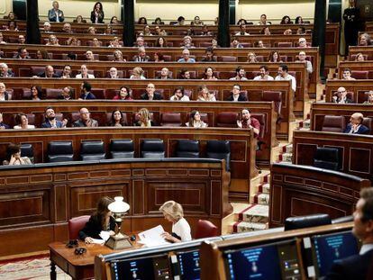 PSOE y Unidos Podemos aplauden la aprobación del decreto que permitirá exhumar los restos de Franco del Valle de los Caídos.
