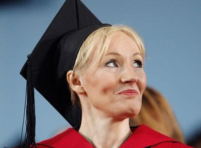 El 5 de junio de 2008, la escritora JK Rowling recibió el título honorario de doctora en letras en la universidad de Harvard, en Cambridge, Massachusetts