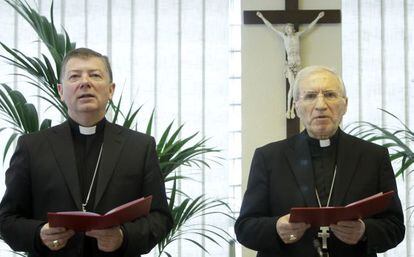 El cardenal Rouco (derecha) y Mart&iacute;nez Camino.