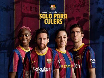 Oshoala, Messi, Losada y Sergi Roberto visten la nueva camiseta del Barcelona.