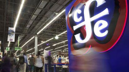 El stand de la editorial Fondo de Cultura económica en el FIL