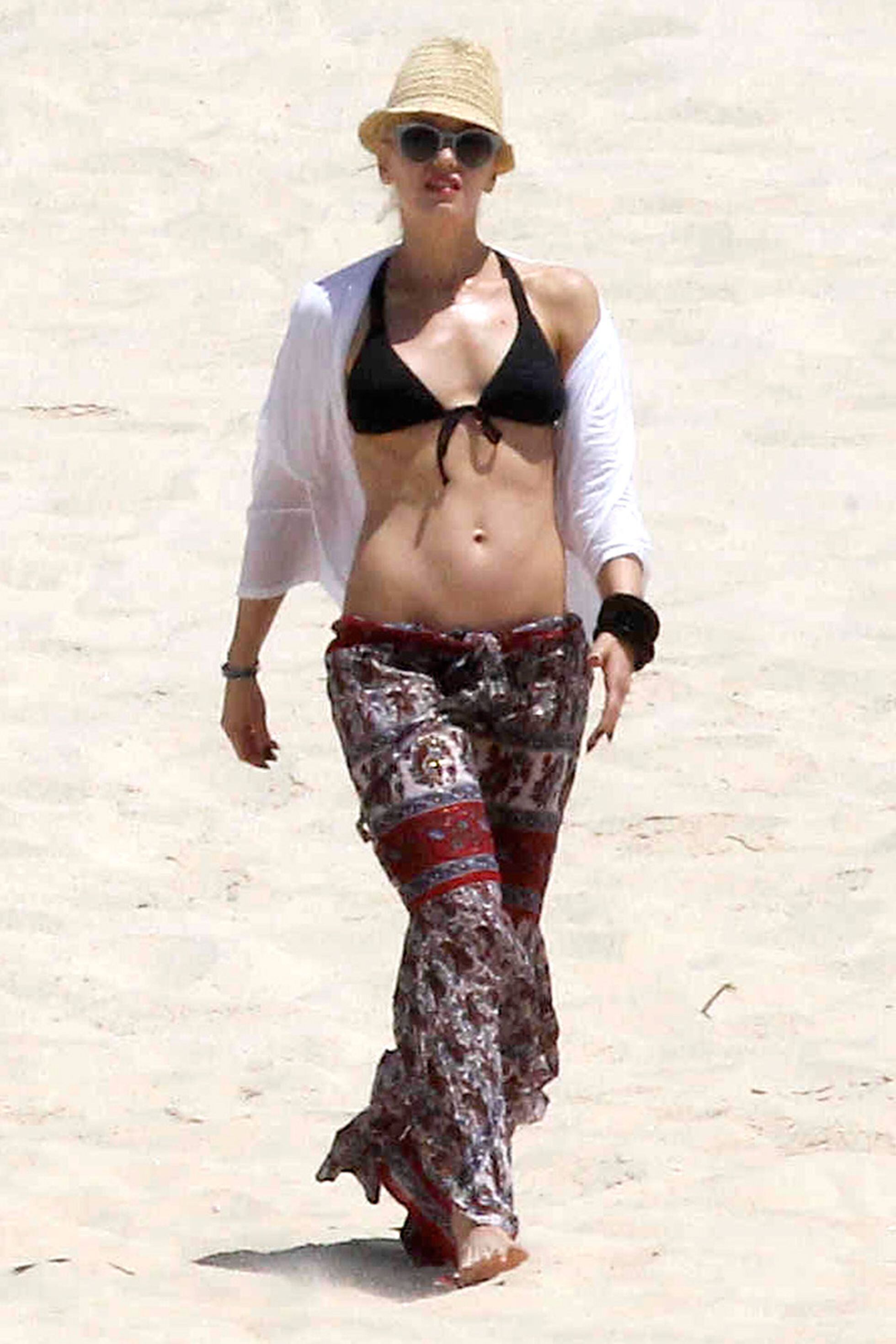 Una Famosa Un Bikini 30 Formas De Lucirse En La Playa Fotos Famosos S Moda El PaÍs