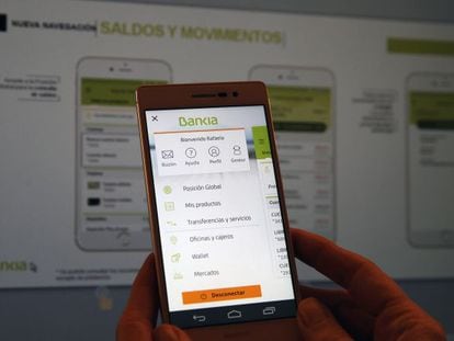 Aplicacion de Bankia en un telefono móvil.