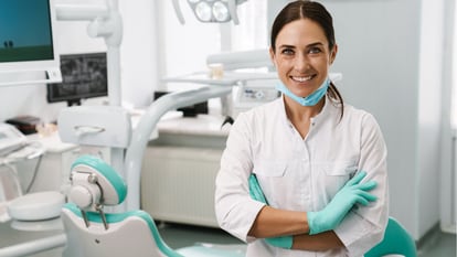¿Quieres especializarte en Odontología e Higiene Bucodental?  ¡Encuentra los mejores cursos y formación profesional aquí!